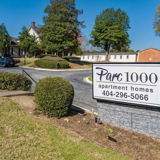 parc-1000-apartments-in-clarkston-ga-sign-entering the community